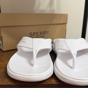 Sperry Crisp White Thong Sandals New in box  #50